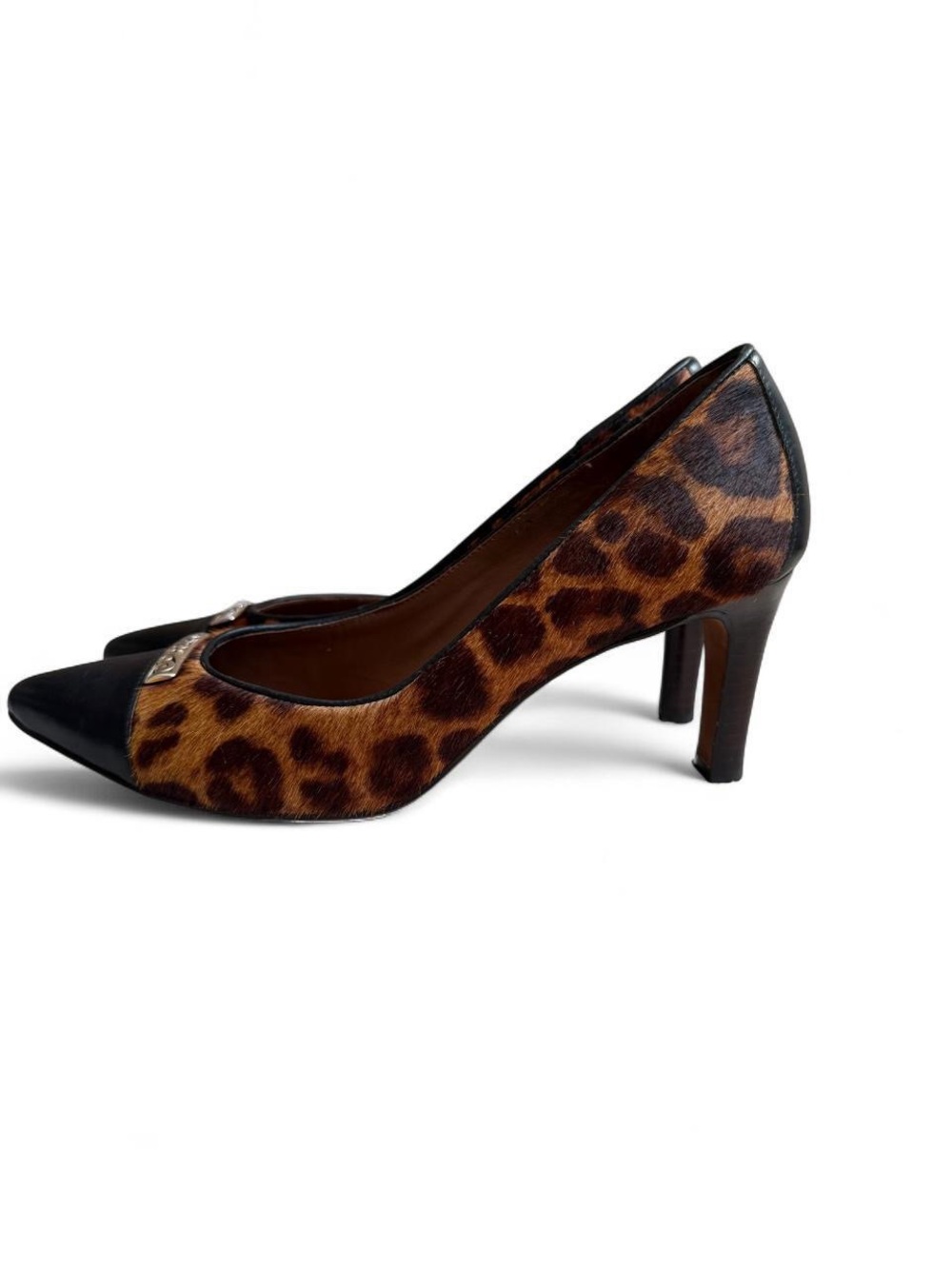 “YALE” Brighton Leopard-Print Pumps with Black Pointed Toe